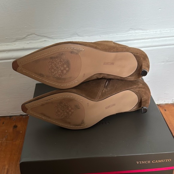 Vince Camuto Quinley Bootie Reishi Brown Suede - Picture 6 of 7